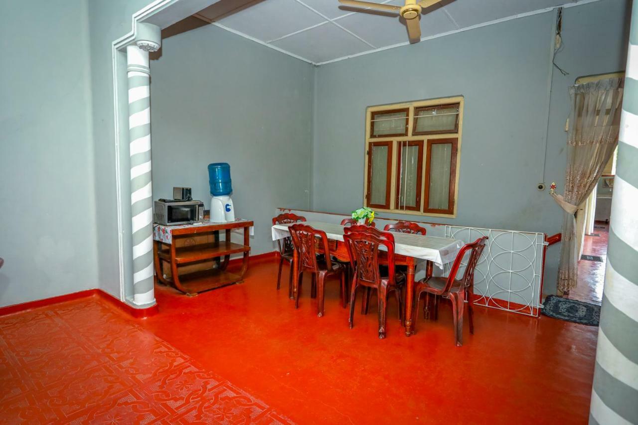 Jaffna Premier Inn Ngoại thất bức ảnh