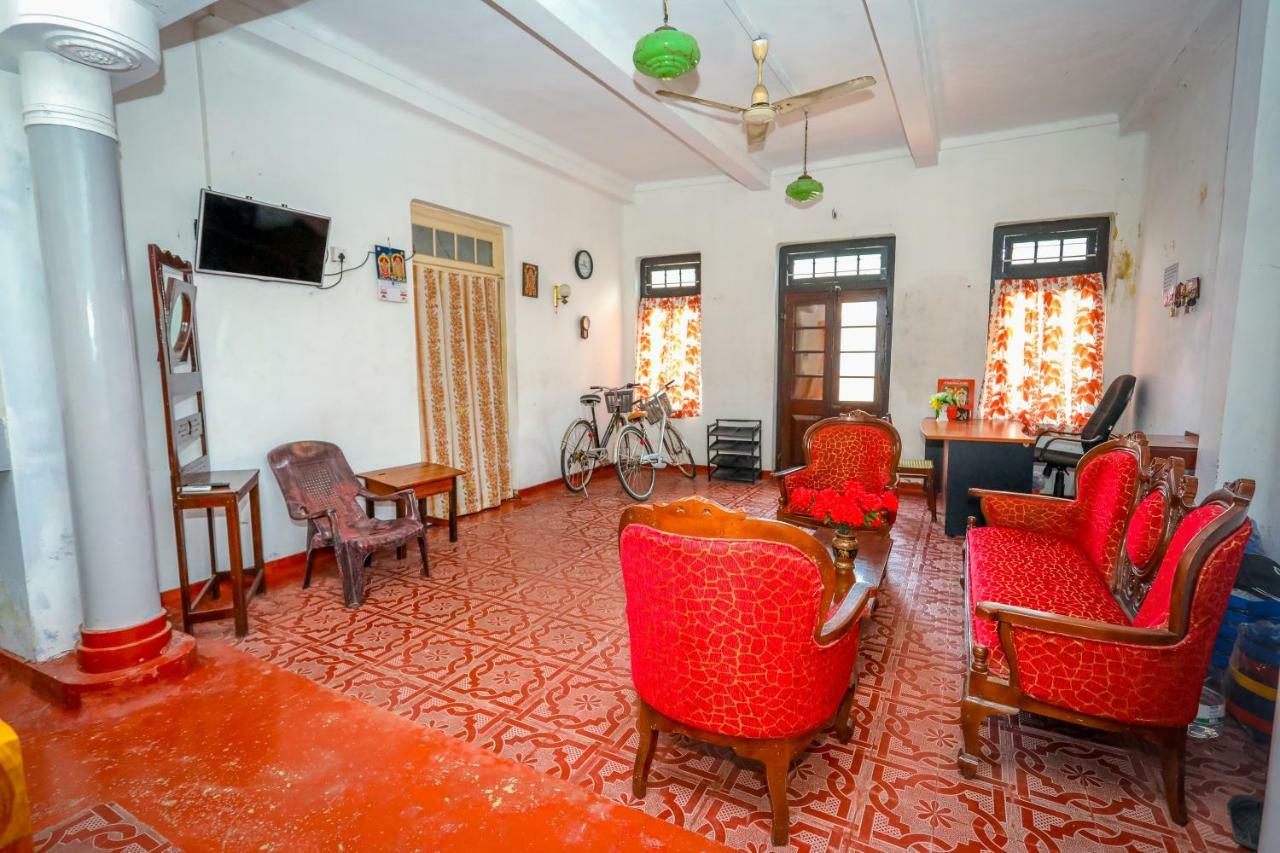 Jaffna Premier Inn Ngoại thất bức ảnh