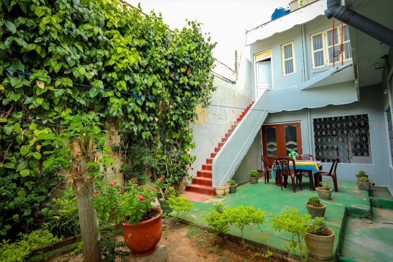 Jaffna Premier Inn Ngoại thất bức ảnh